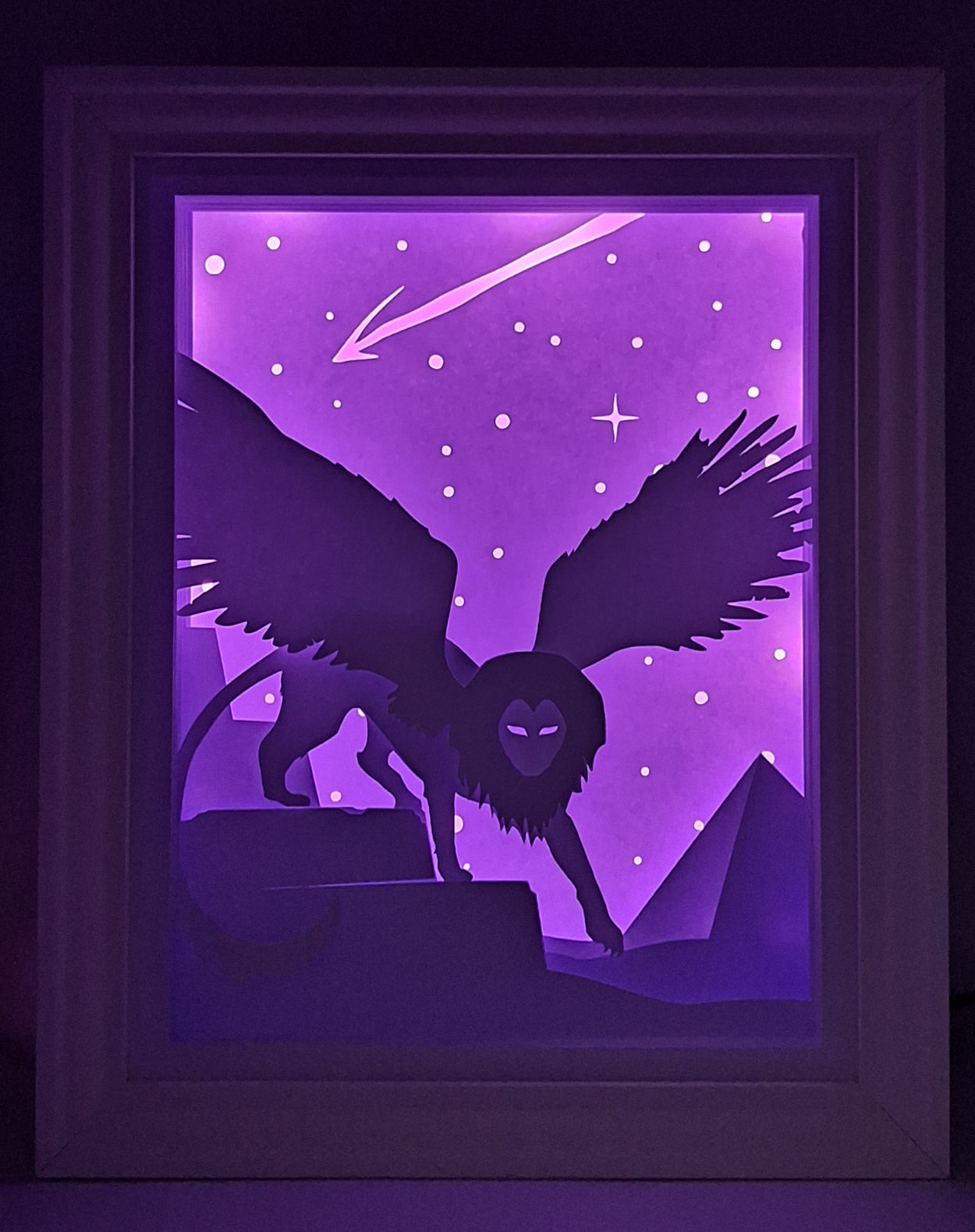 Paper Cut Mulitcolor LED Lampe - "Sphinx" 20x25
